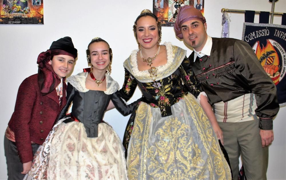 La sociedad fallera del Marítim se reúne en la fiesta de los bocetos