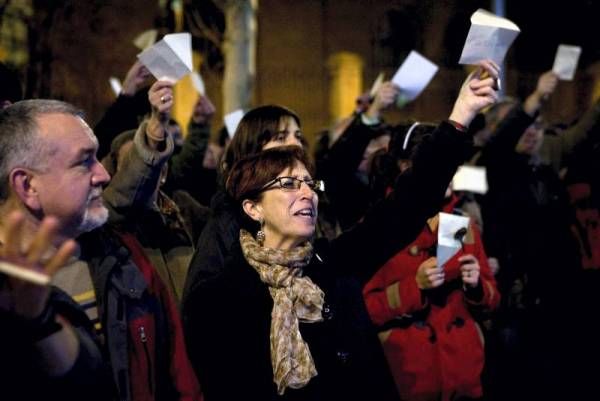 Fotogalería: Protesta ante la sede del PP en Aragón