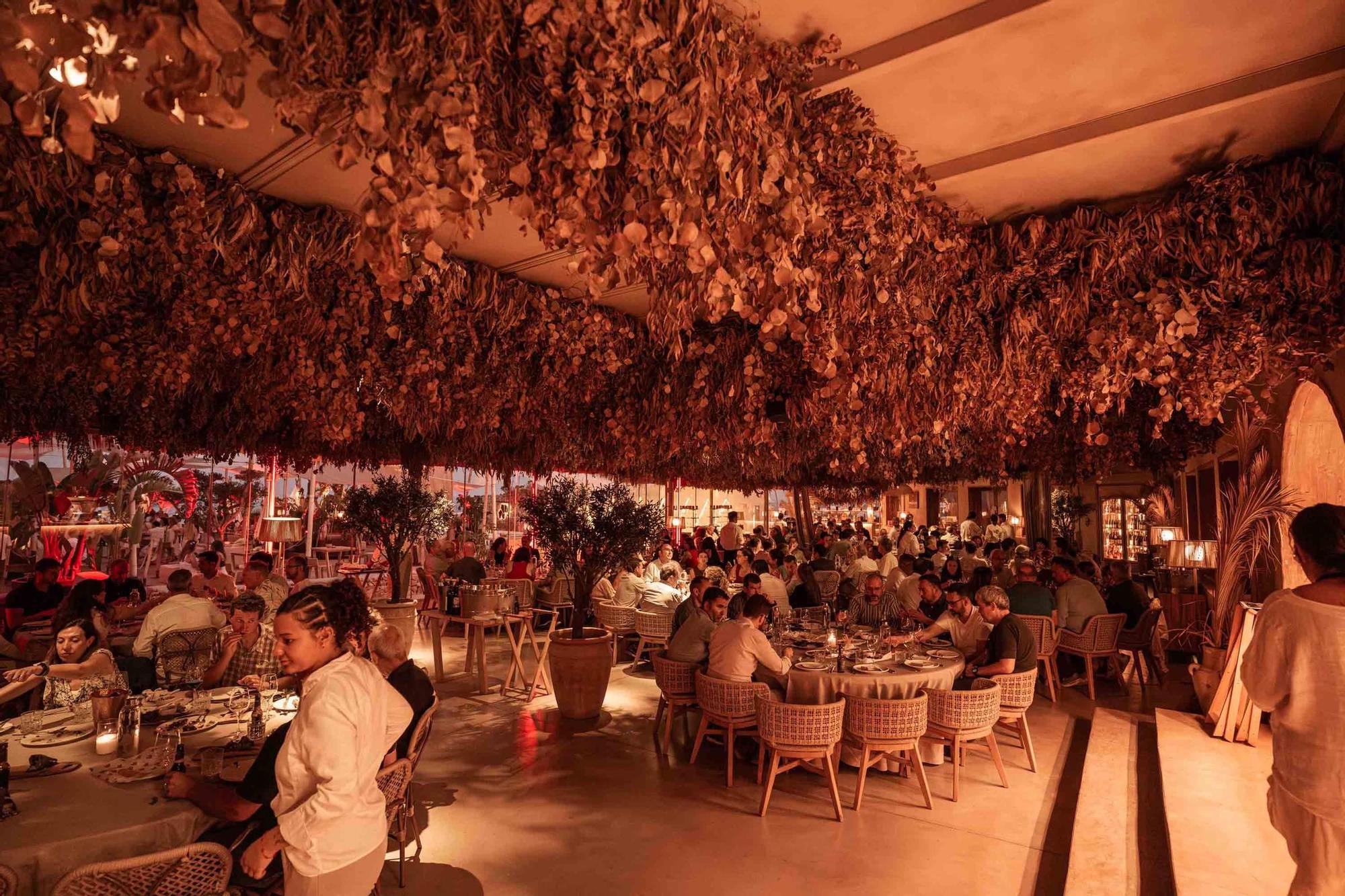 Puntapiedra reabre sus puertas con la fiesta que marca el inicio del verano 2025 en Alicante