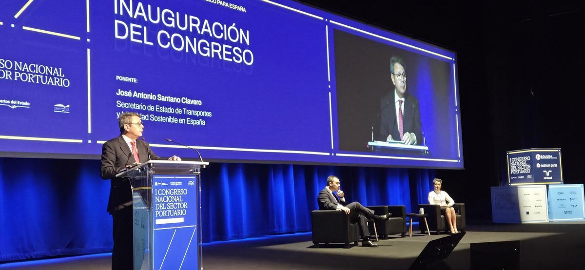 Inauguración del I Congreso Nacional del Sector Portuario, este martes, en València.