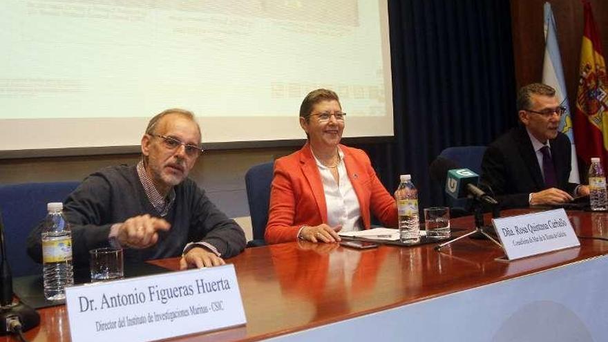 Antonio Figueras, Rosa Quintana y Javier Touza, ayer en Arvi. // FdV