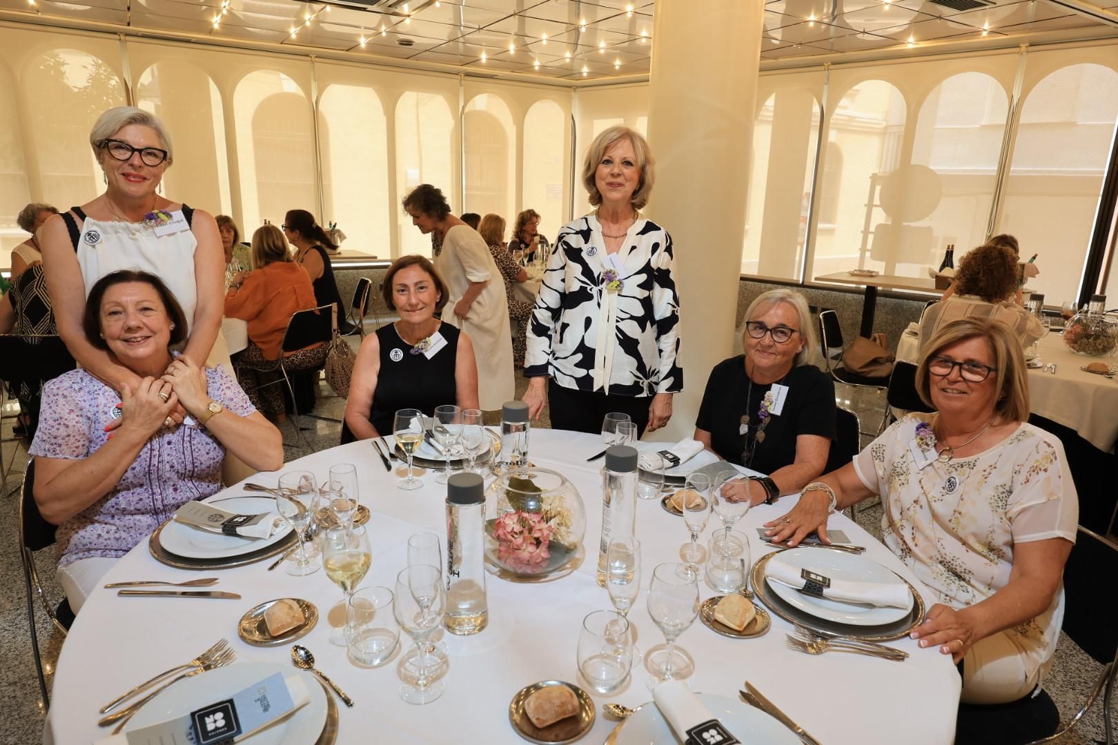 Las alumnas de la Consolación celebran su 50 aniversario