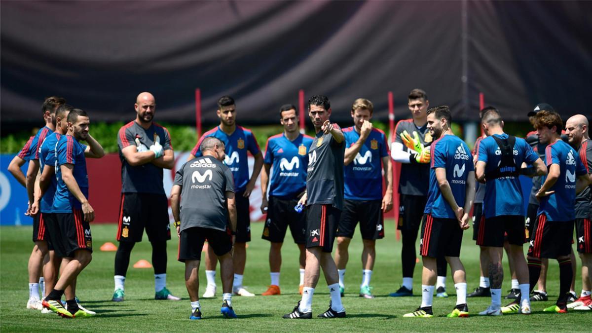 La selección española, con Fernando Hierro al frente, se entrena el día después del España-Marruecos del Mundial de Rusia 2018