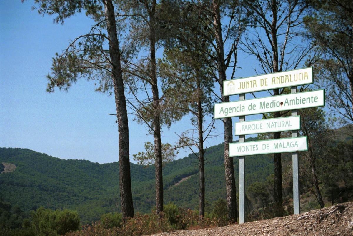Cartel indicativo del Parque Natural Montes de Málaga, en una imagen de archivo.