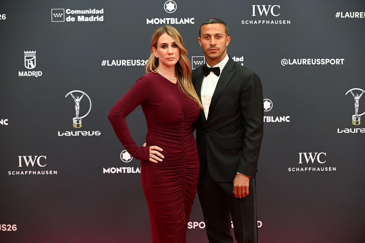 Thiago Alcántara y Julia Vigas durante la gala de entrega de los Laureus World Sports Awards 2026 que se celebran en la Galería de Cristal del Palacio de Cibeles, a 20 de abril de 2026