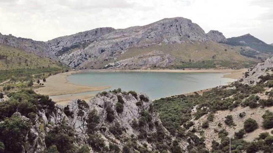 La asociación llama a proteger el entorno de postal de la Serra de Tramuntana.