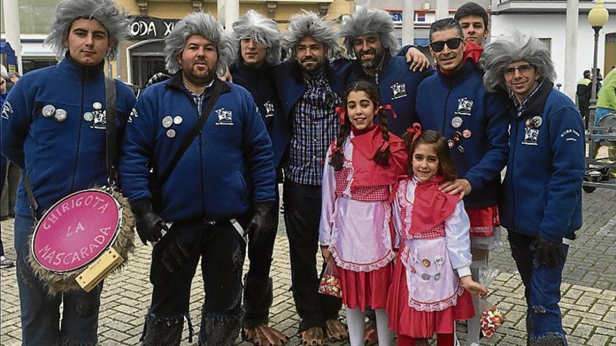 Los más pequeños colorean el Carnaval de Almendralejo