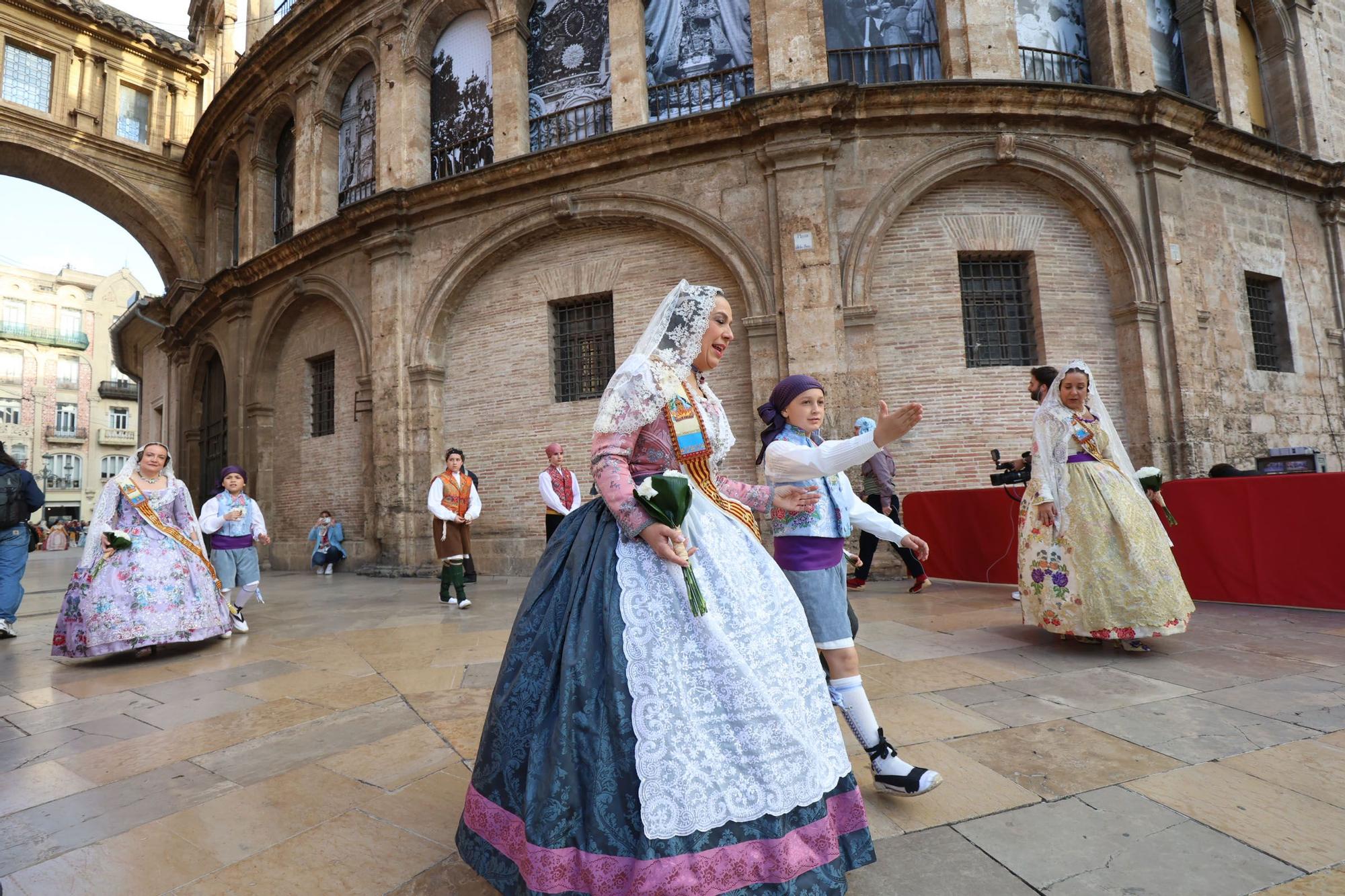 Búscate en el primer día de la Ofrenda en la calle de la Paz entre las 18 y las 19 horas