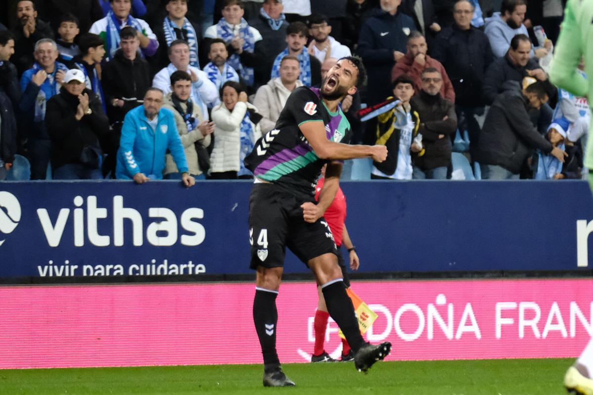 Málaga CF se enfrenta al Real Zaragoza en la Rosaleda. Málaga CF se enfrenta al Real Zaragoza en la Rosaleda.
