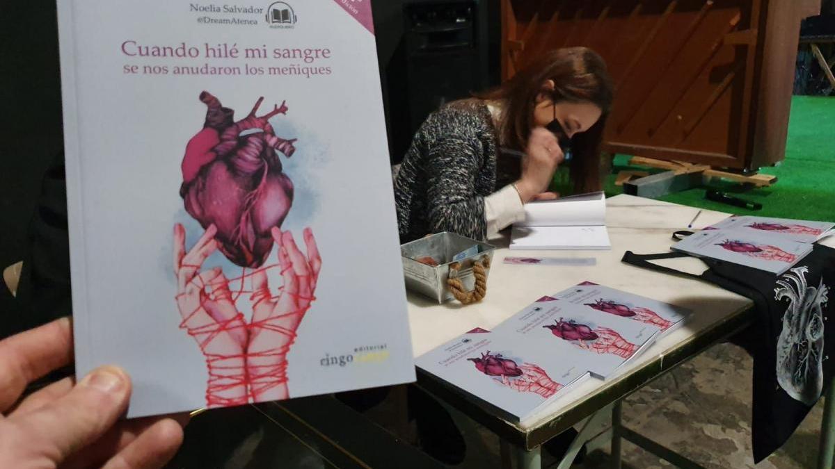 Noelia Salvador lanza en Castelló su primer poemario