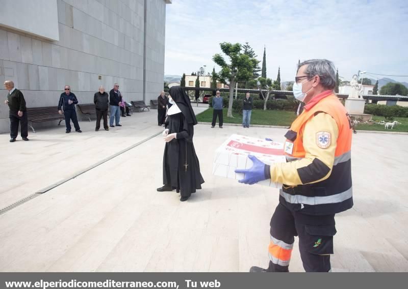 Reparto monas de Pascua Castelló