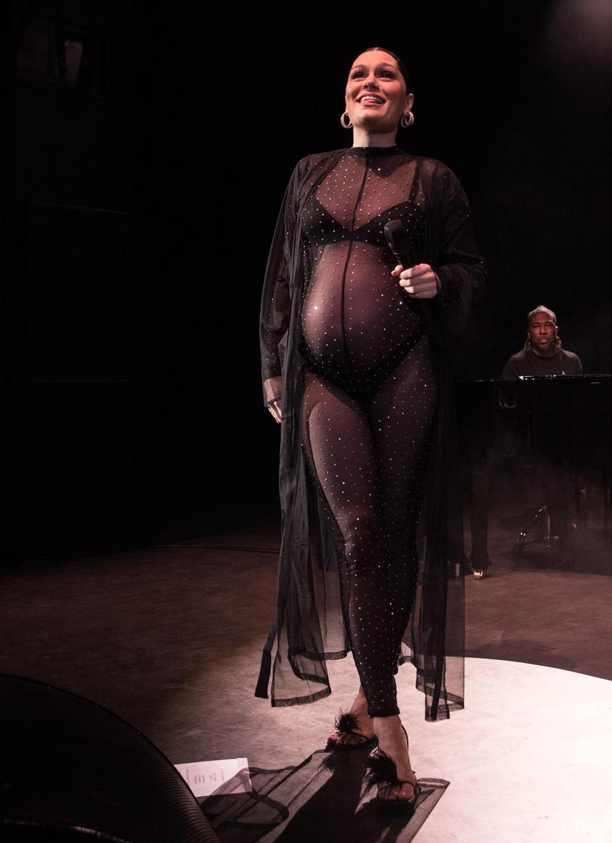 Jessie J en su último concierto en Londres antes de dar a luz