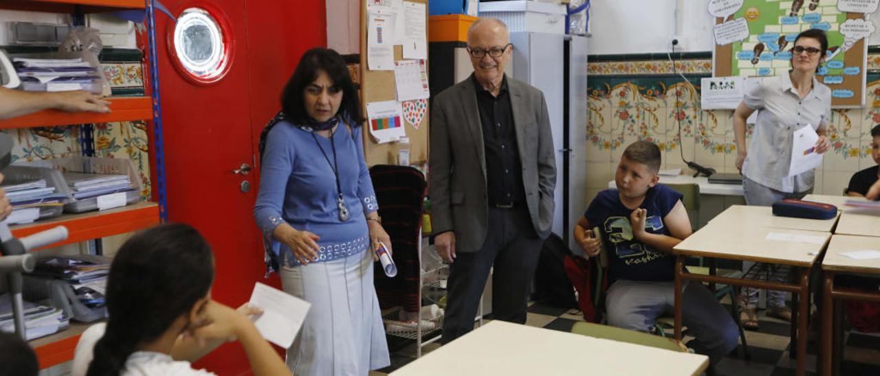 El Nobel de Economía noruego, Finn Kydland, visitó el Colegio diocesano Santiago Apóstol del Cabanyal.