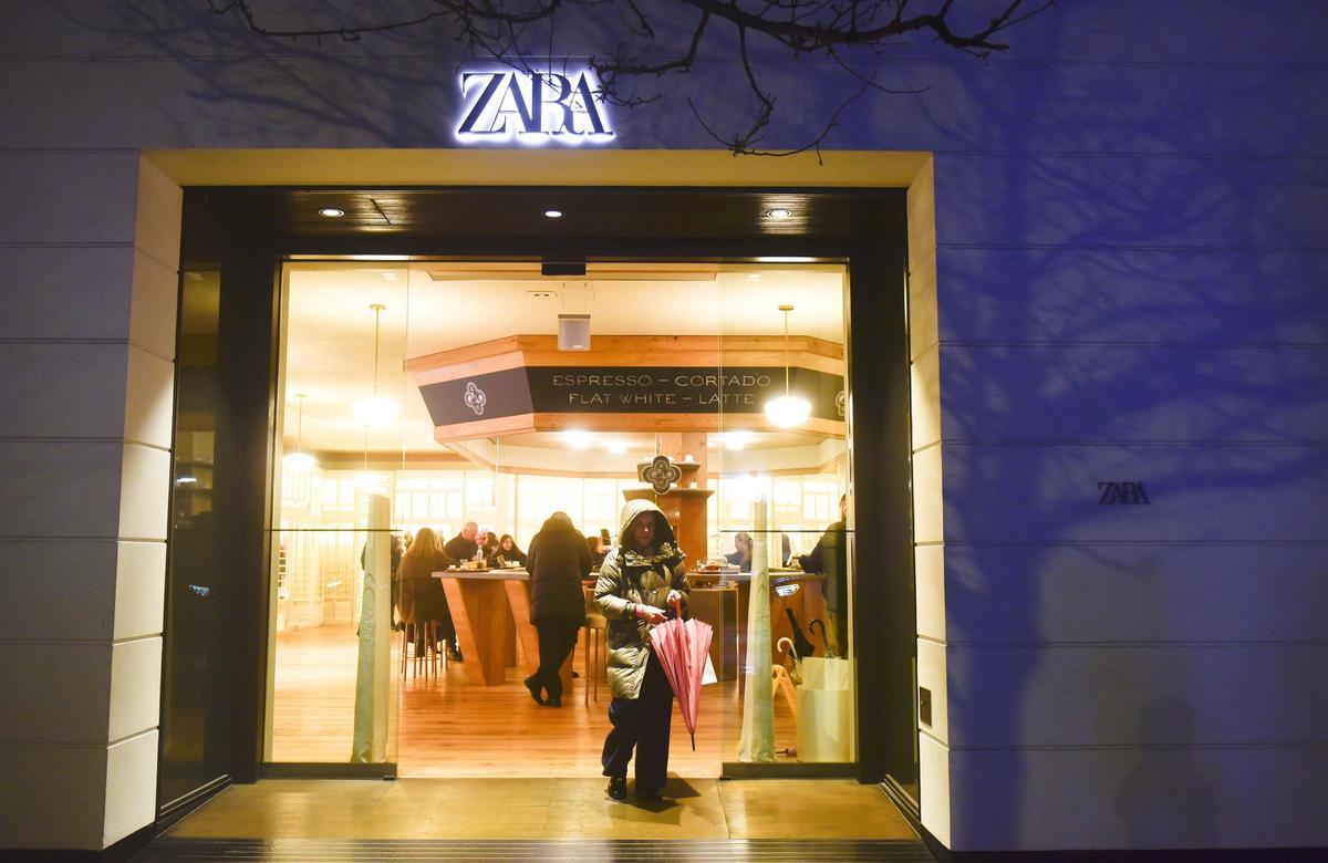 La primera tienda de Zara en Juan Flórez da su adiós definitivo