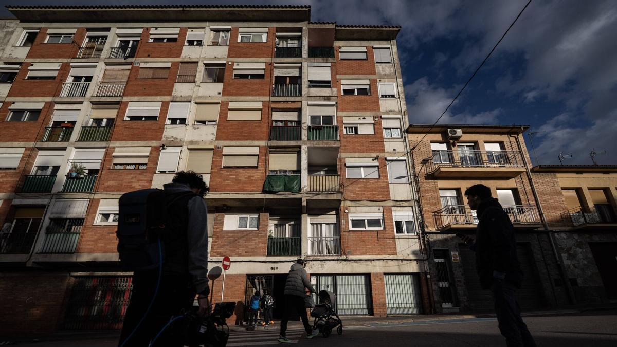 Una vecina del bloque de Manlleu afectado por el incendio: "Por suerte estoy viva y lo puedo contar"