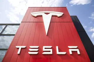 Tesla cae más de un 6% en bolsa tras el anuncio de Elon Musk de un nuevo partido político en EEUU