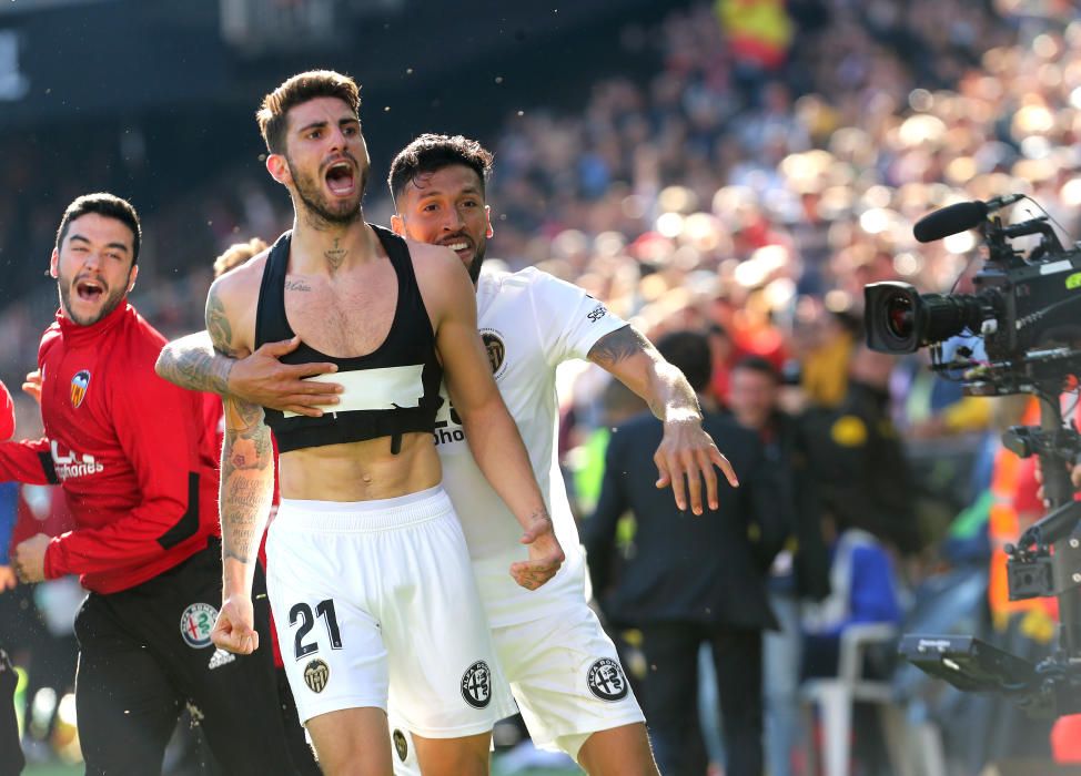 Valencia - Huesca, la celebración del gol de Picci