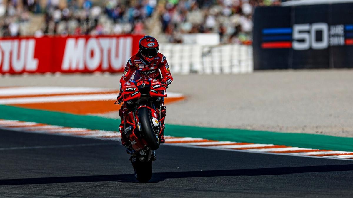 'Pecco' celebra su segundo título de campeón del mundo, el primero en MotoGP