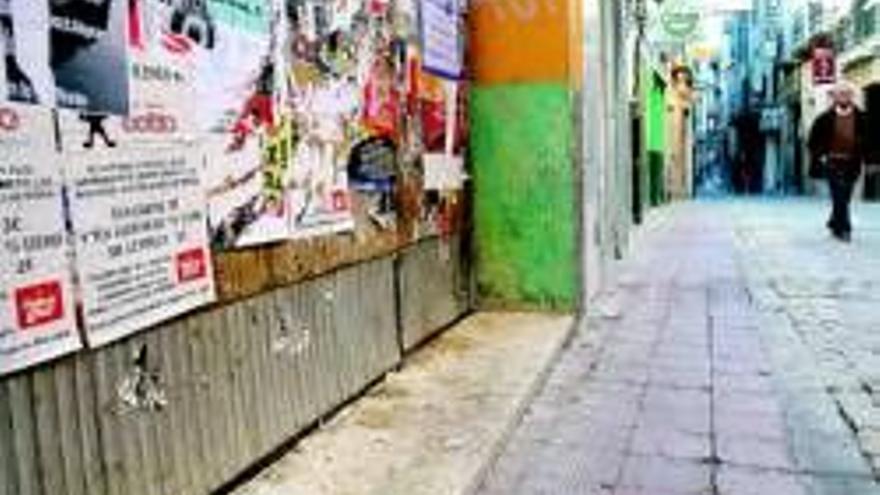 Hosteleros y vecinos demandan más limpieza en la calle Patalón