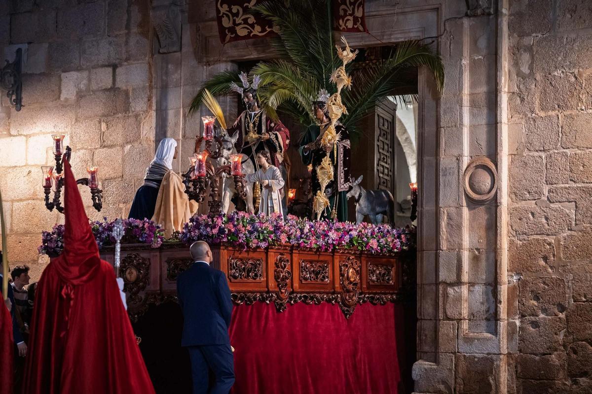 Paso de la Entrada en Jerusalén de la Cofradía Infantil.