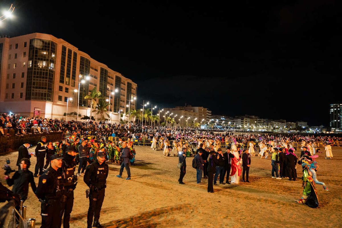 Entierro del Pejín y la Sardina en el Carnaval de Arrecife 2026 Entierro del Pejín y la Sardina en el Carnaval de Arrecife 2026