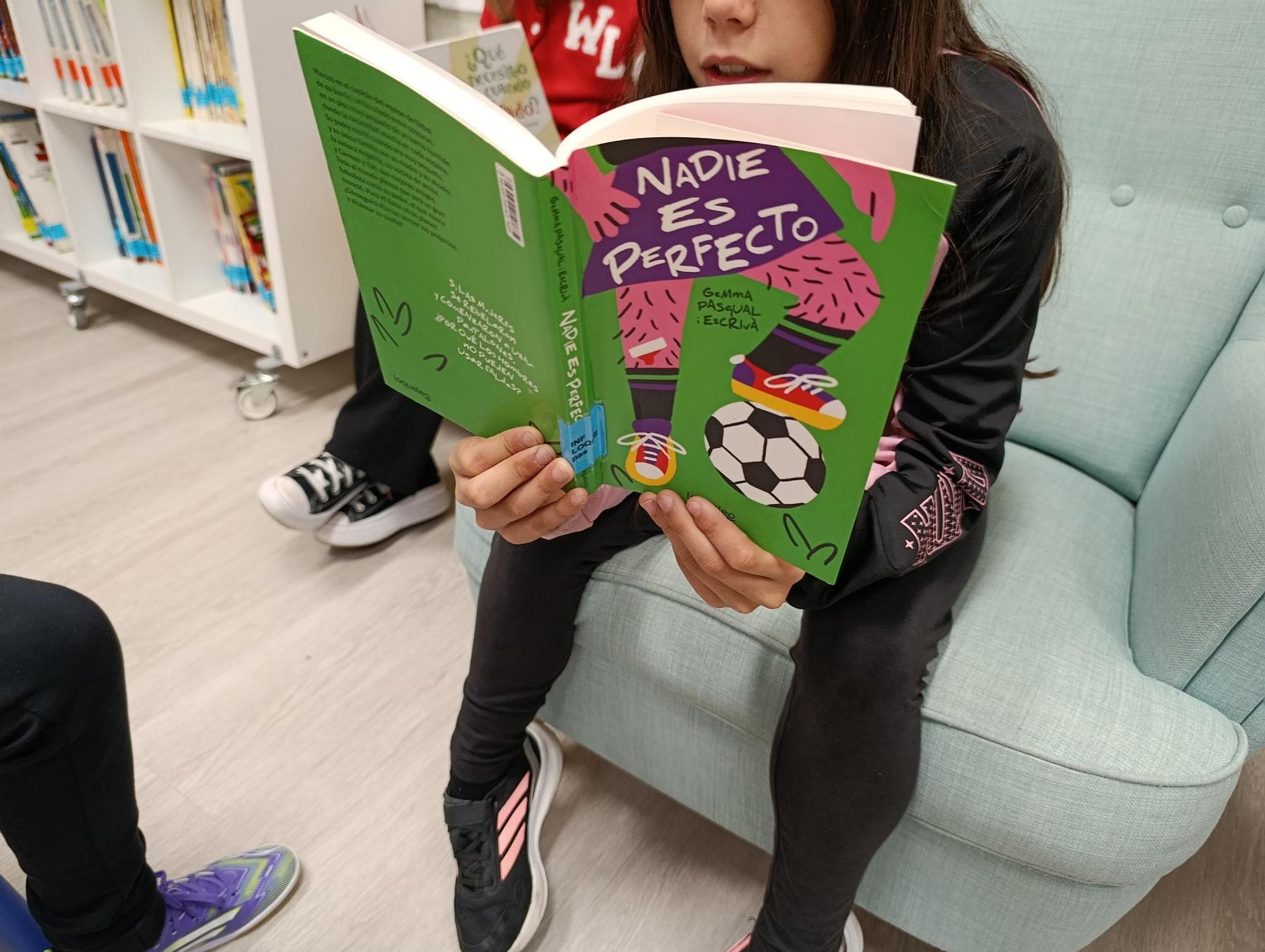 En Llanera los libros viajan en una maleta