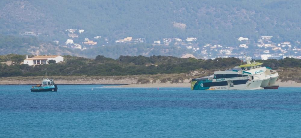 Tareas para sacar el barco varado.