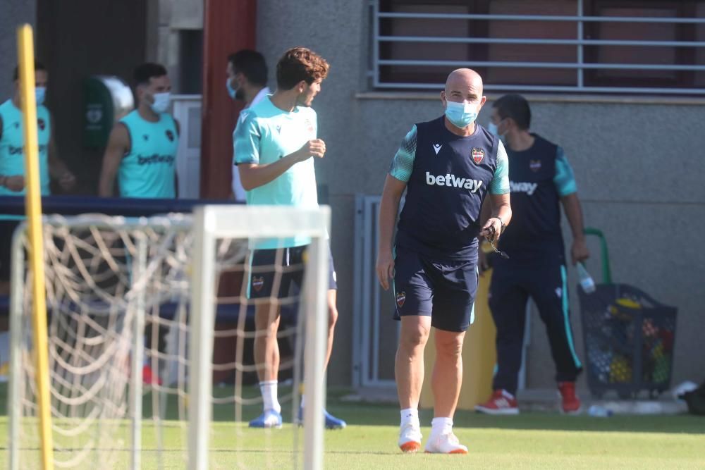 El Levante abre el entrenamiento a los medios