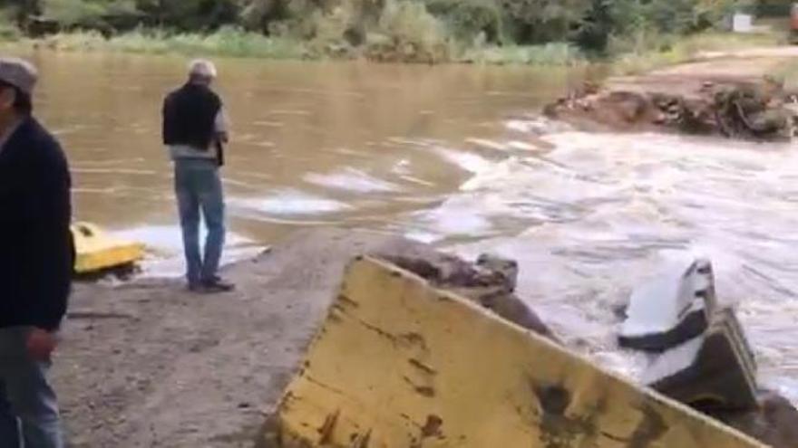 L'avinguda del Ter s'endú la passera de Bescanó