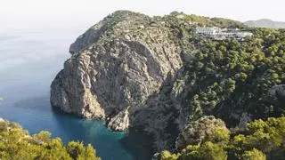 Hacienda Na Xamena: inolvidables vacaciones en Ibiza sobre los acantilados más impresionantes de la isla