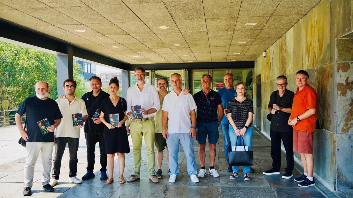 Autoridades y representantes del movimiento.