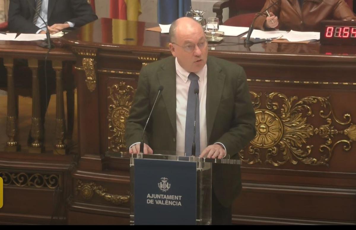 Marí Olano se dirige a la oposición