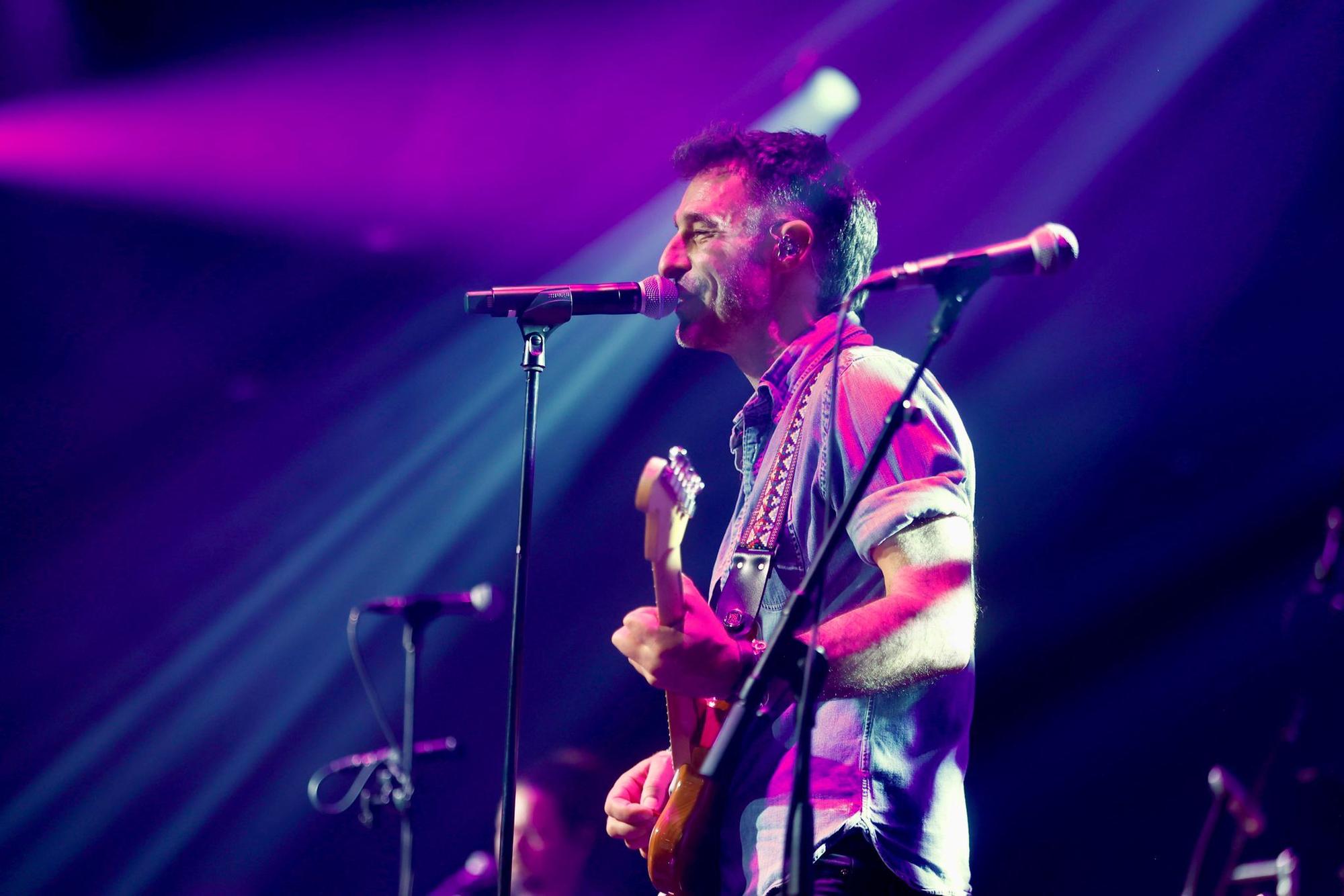 El auditorio del Roig Arena abre sus puertas con el universo de The Cat Empire