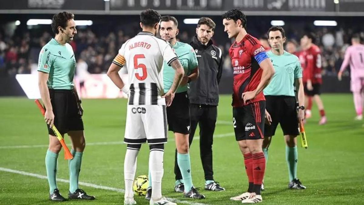 Los partidos duran mucho más desde que se implantó el VAR en el fútbol profesional.