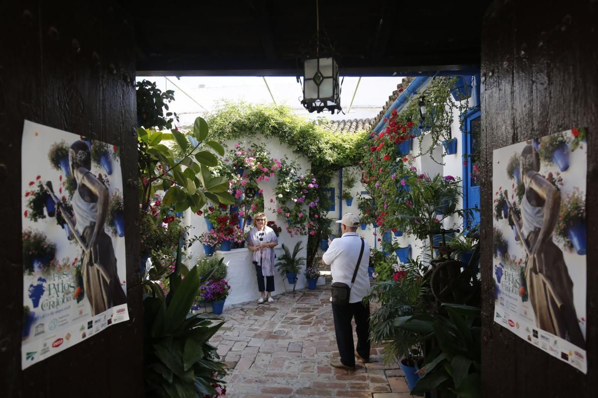 Paseando por los patios de San Lorenzo y San Rafael