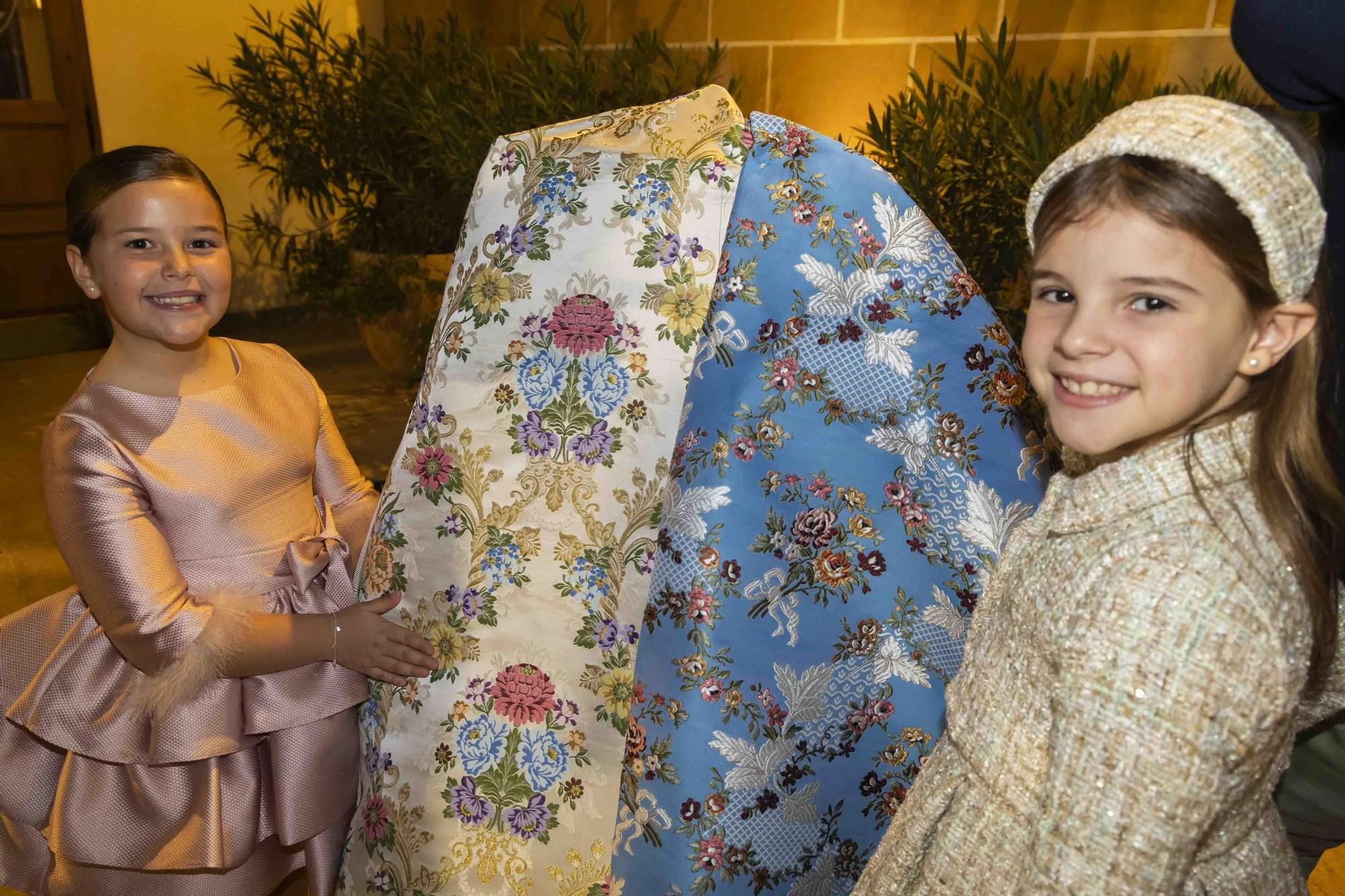 Fallera mayor y corte infantil reciben su traje para las Fallas de ...