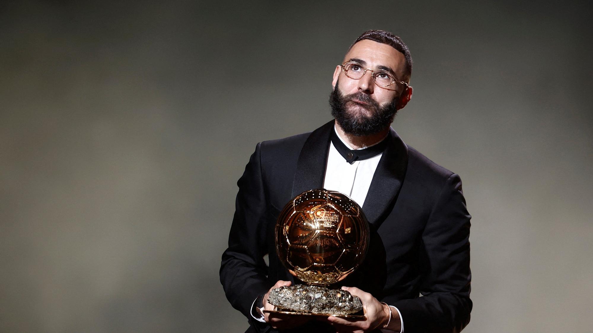 Karim Benzema, a su entrada al Teatro Chatellec donde recibió el Balón de Oro.