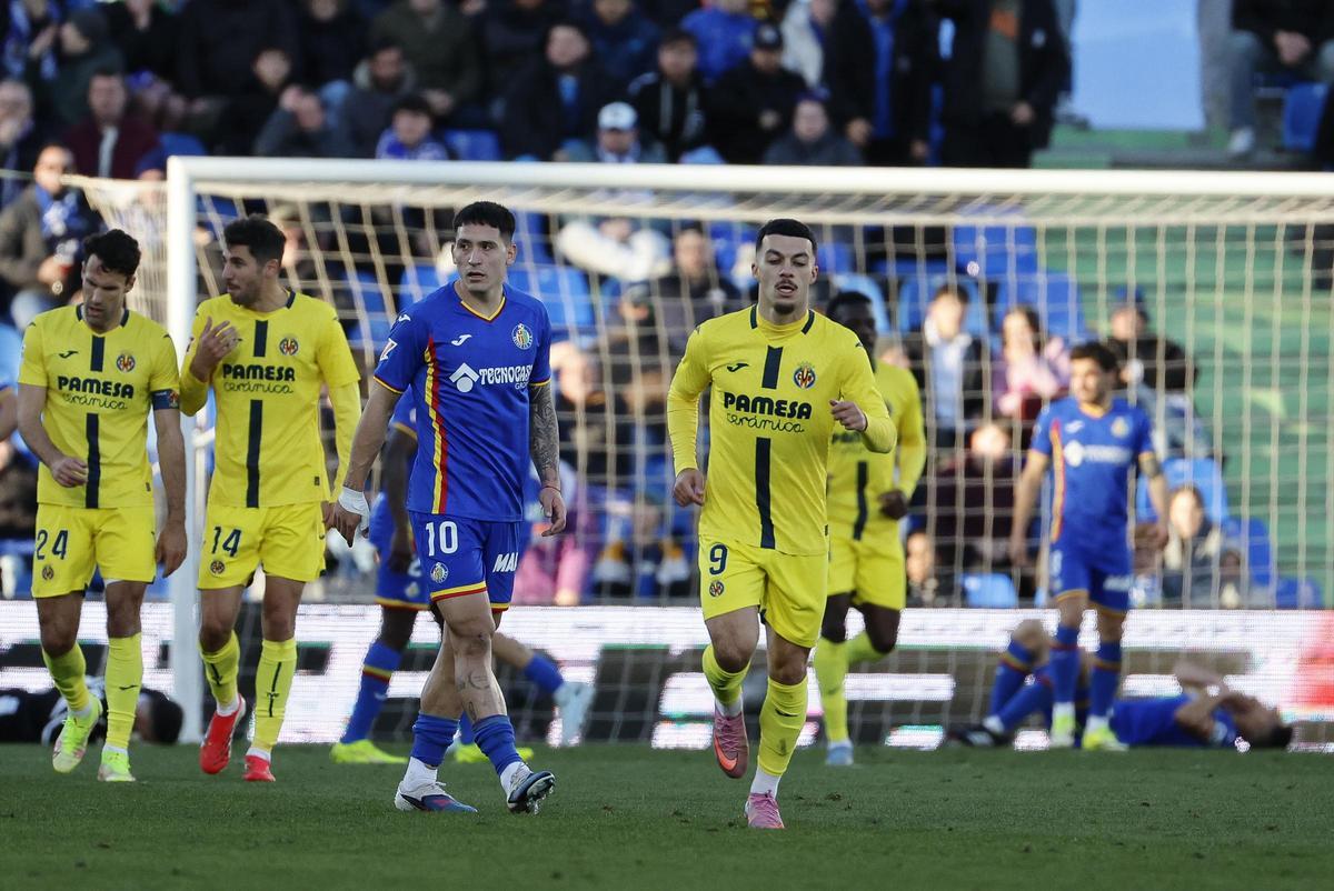 Mikautadze celebra el primer tanto del Villarreal ante el Getafe