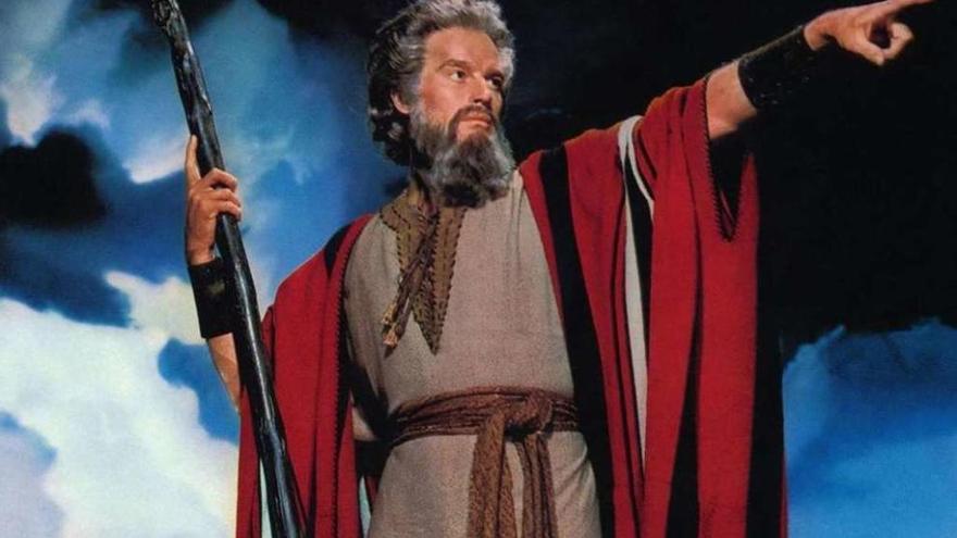 Charlton Heston, como Moisés, en la película &#039;Los diez mandamientos&#039;.