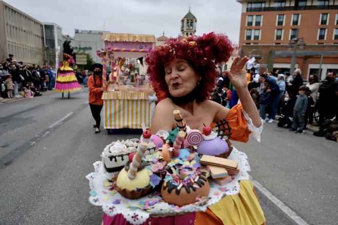 El Carnaval de Málaga toma la calle con el desfile