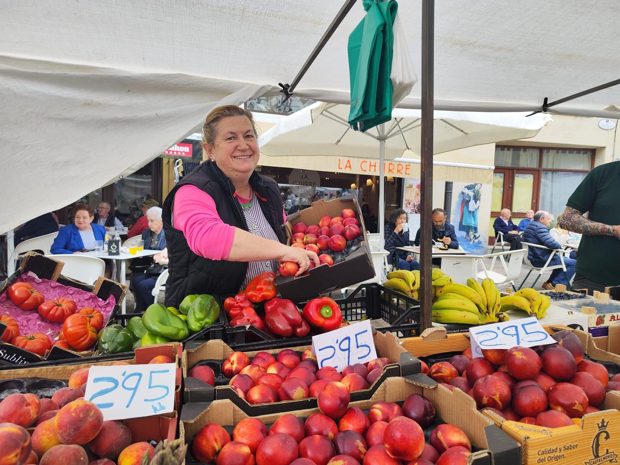 El Mercado Tradicional de Grado celebra su "Moscón de Oro": "Por esta cita nos conocen en toda Asturias"