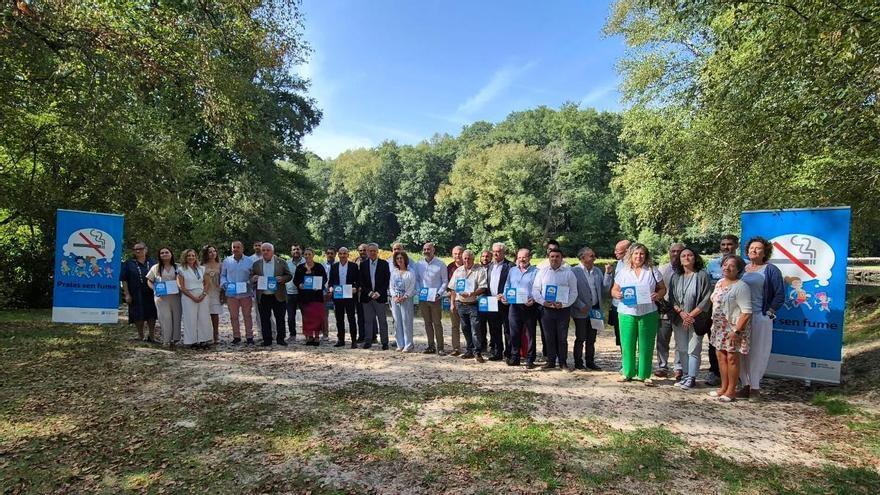 Galicia consolida la mayor red de playas sin humo de España: uno de cada cuatro arenales está libre de tabaco