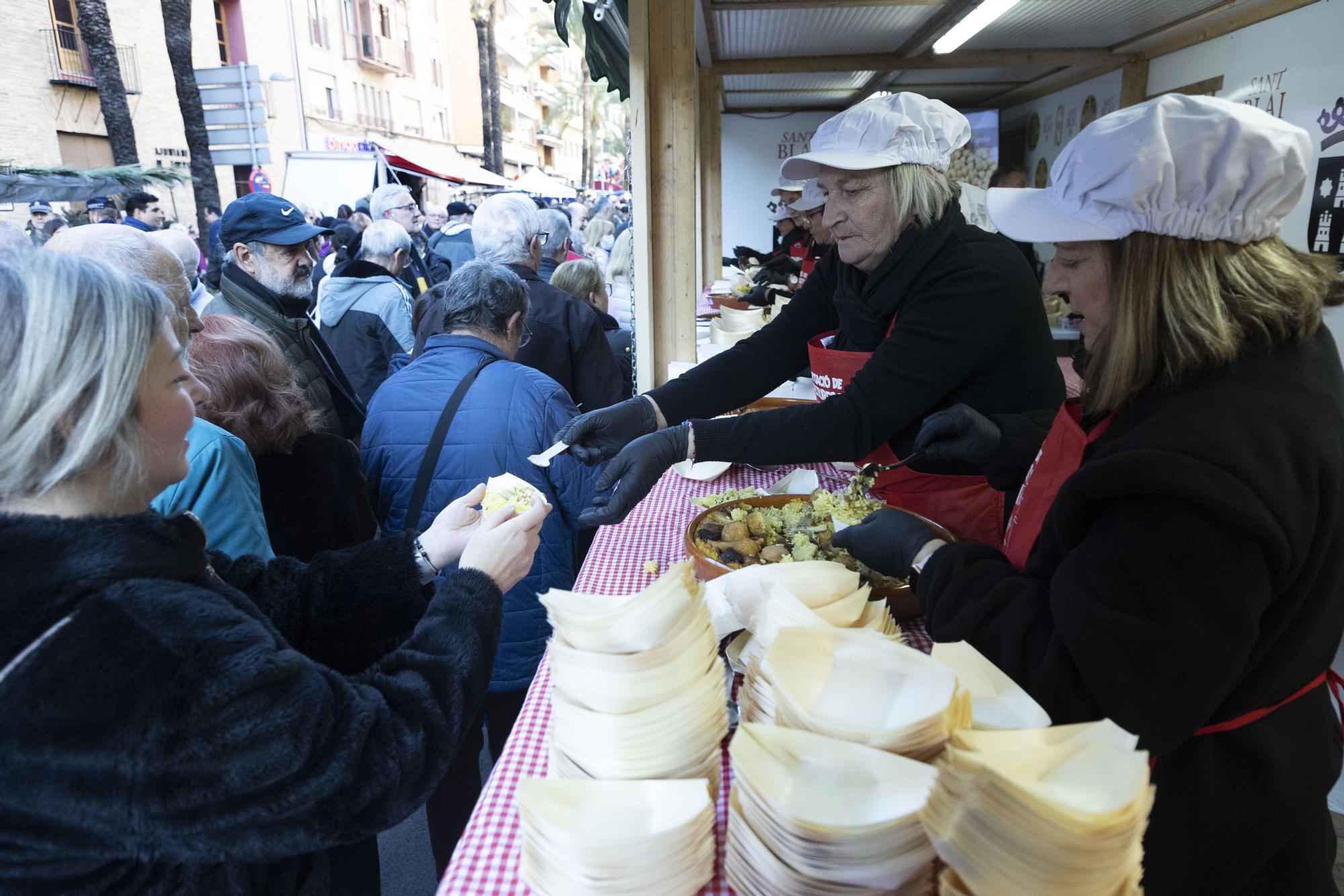 Torrent vive el Sant Blai más multitudinario