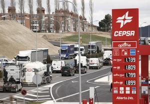 Cientos de camioneros parados en Pamplona.