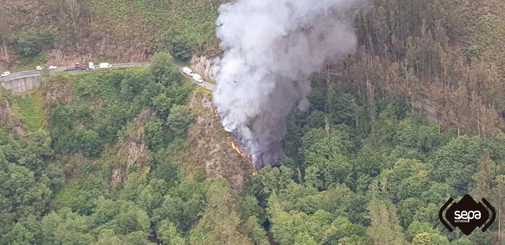 Fallece un vecino de Valdés al precipitarse