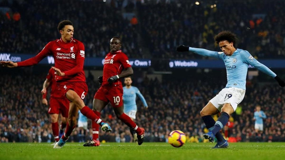 Van Dijk y Sané representando el duelo entre el Liverpool y el City en la última jornada.