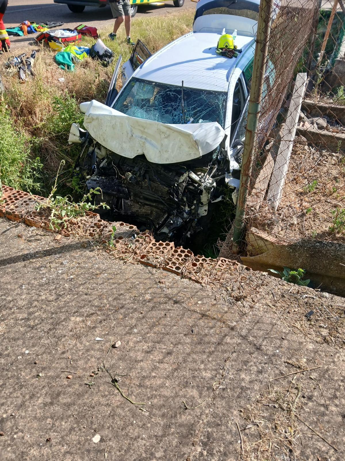 Fotogalería | Grave accidente de tráfico en Valdecaballeros