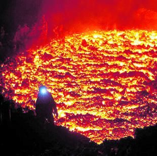 Un volcán en erupción en Rusia.