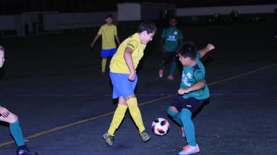 Una jugada del partido entre Guargacho y San Miguel C. A la derecha, Ignacio Joseva Pere y Danilo.