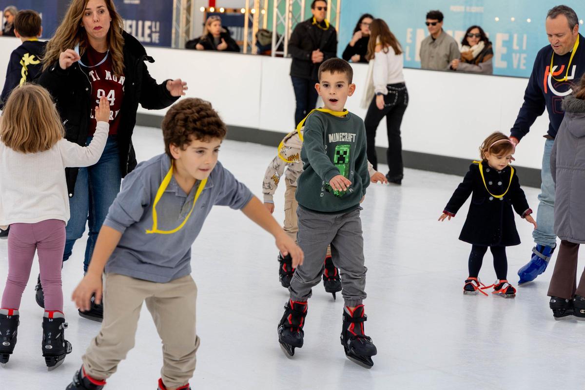 Navalia lleva la Navidad al puerto de Alicante